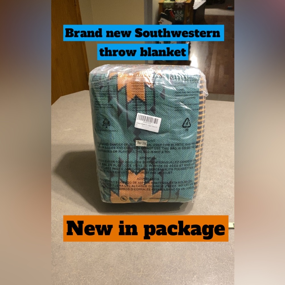 New In Package Homesy Southwestern Throw Blanket 63”x87” Aztec Print 160cmx220cm